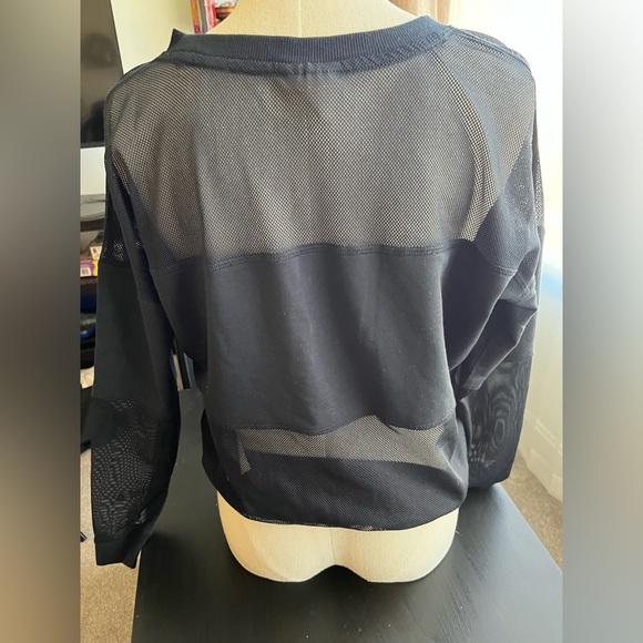 Sport honeycomb mesh top,oversize style top, DKNY stylish sport breathable top. - Picture 2 of 12